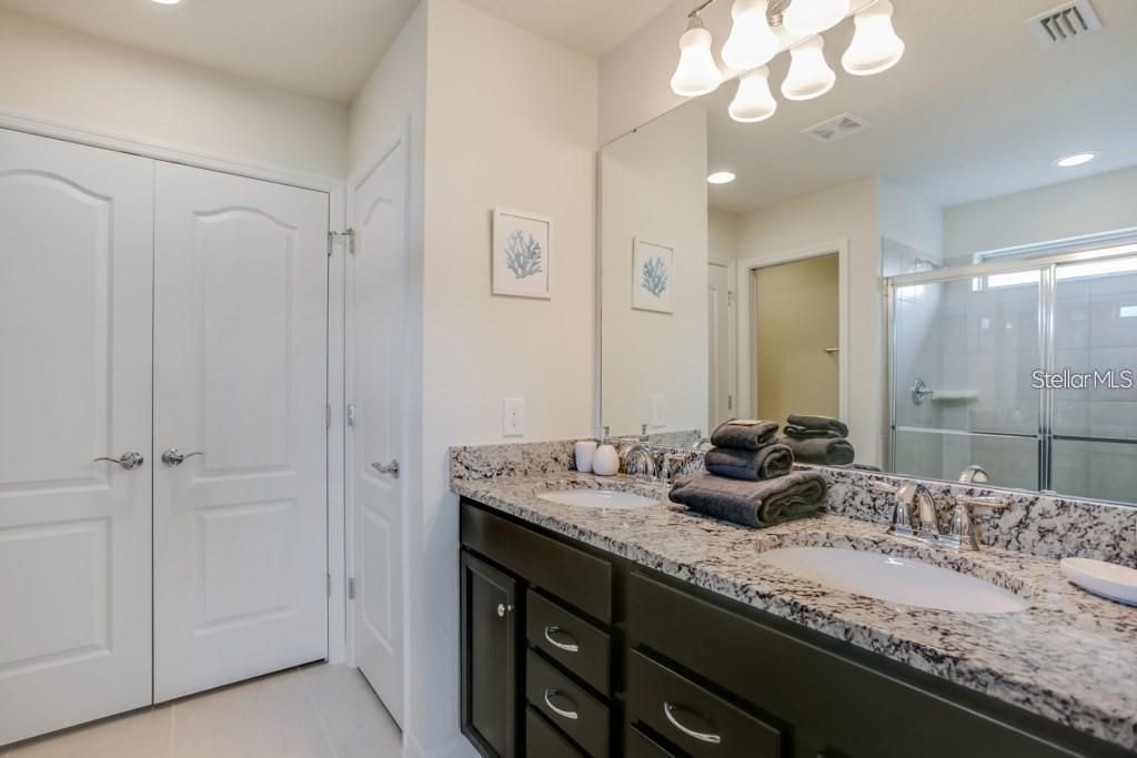 For Rent: $3,100 (5 beds, 5 baths, 2598 Square Feet)