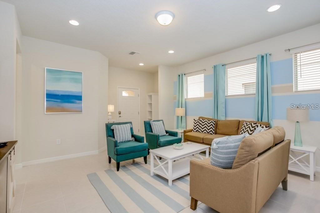 For Rent: $3,100 (5 beds, 5 baths, 2598 Square Feet)