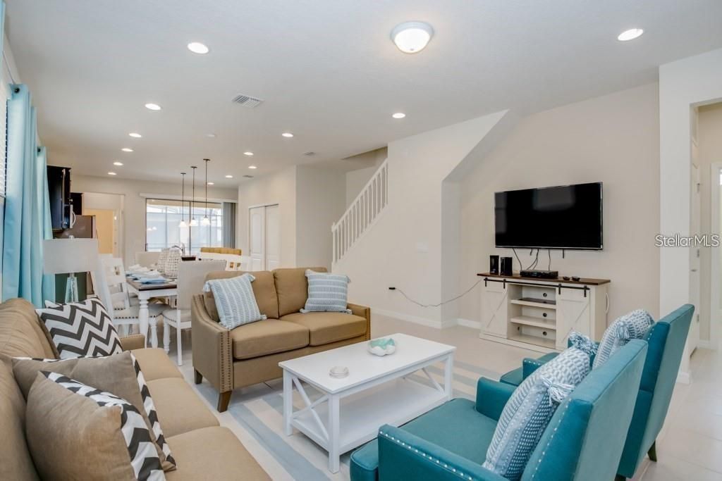 For Rent: $3,100 (5 beds, 5 baths, 2598 Square Feet)