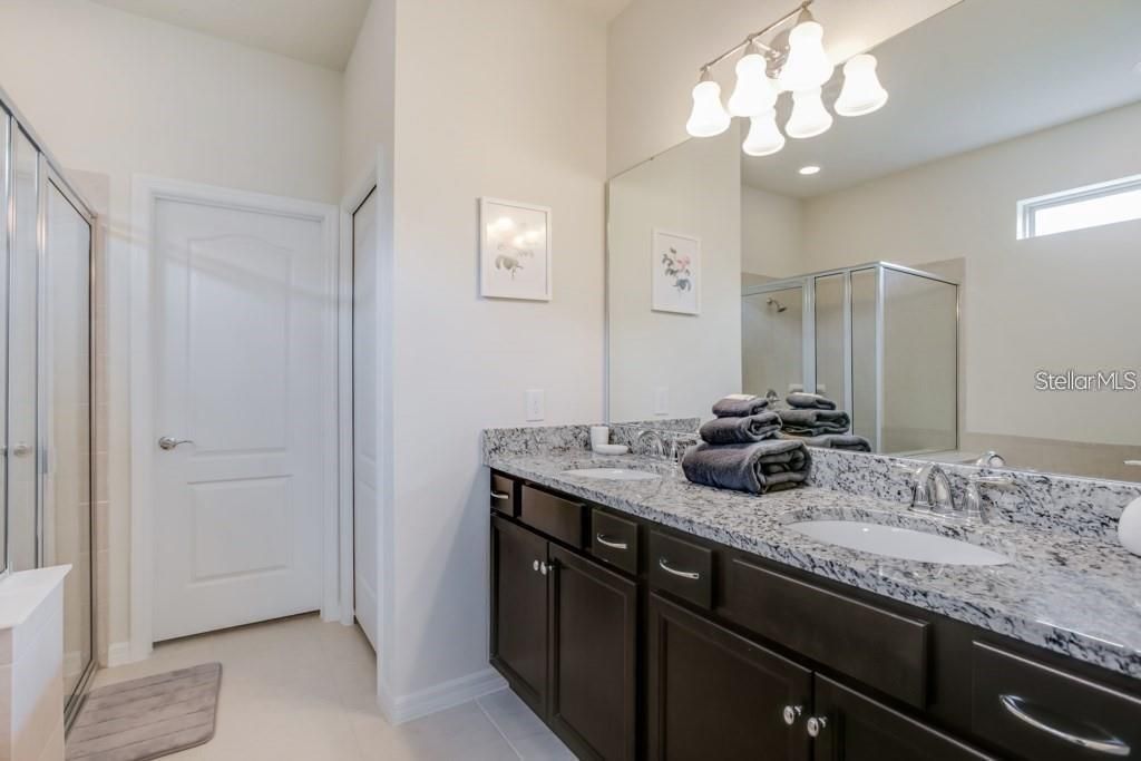 For Rent: $3,100 (5 beds, 5 baths, 2598 Square Feet)