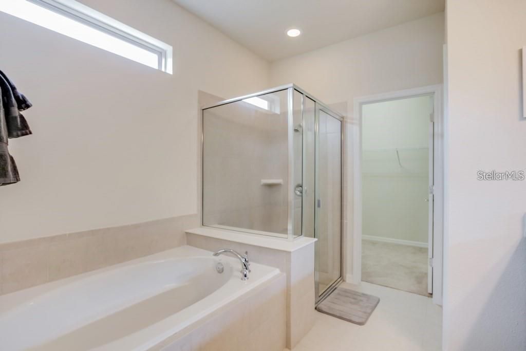 For Rent: $3,100 (5 beds, 5 baths, 2598 Square Feet)