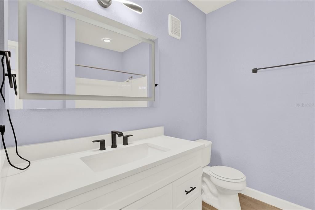 For Rent: $2,100 (1 beds, 1 baths, 800 Square Feet)