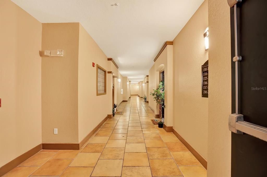 For Rent: $2,100 (1 beds, 1 baths, 800 Square Feet)