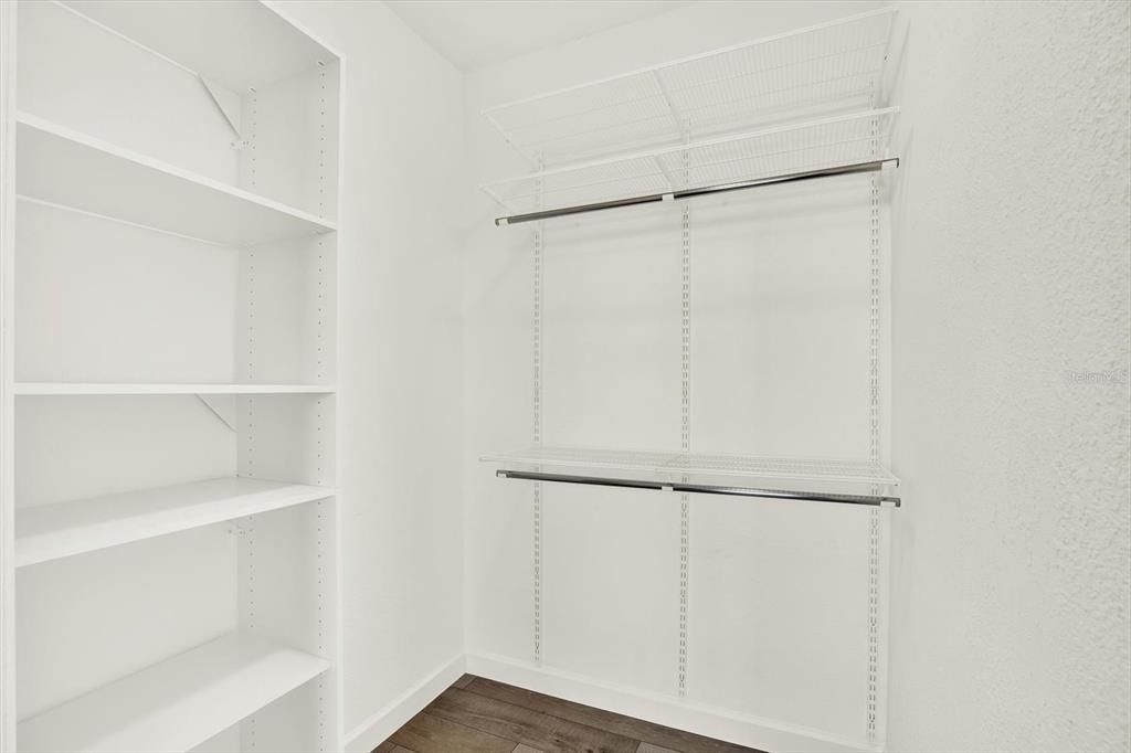 For Rent: $2,100 (1 beds, 1 baths, 800 Square Feet)