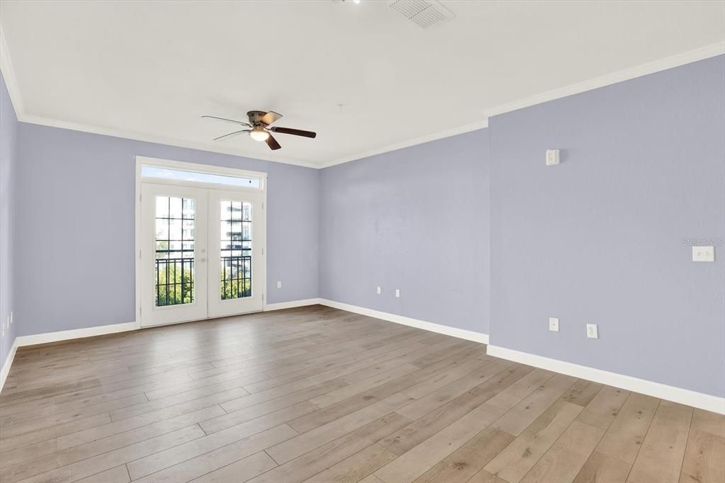 For Rent: $2,100 (1 beds, 1 baths, 800 Square Feet)