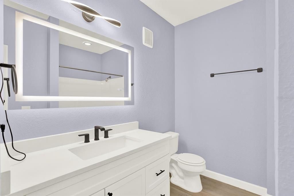 For Rent: $2,100 (1 beds, 1 baths, 800 Square Feet)