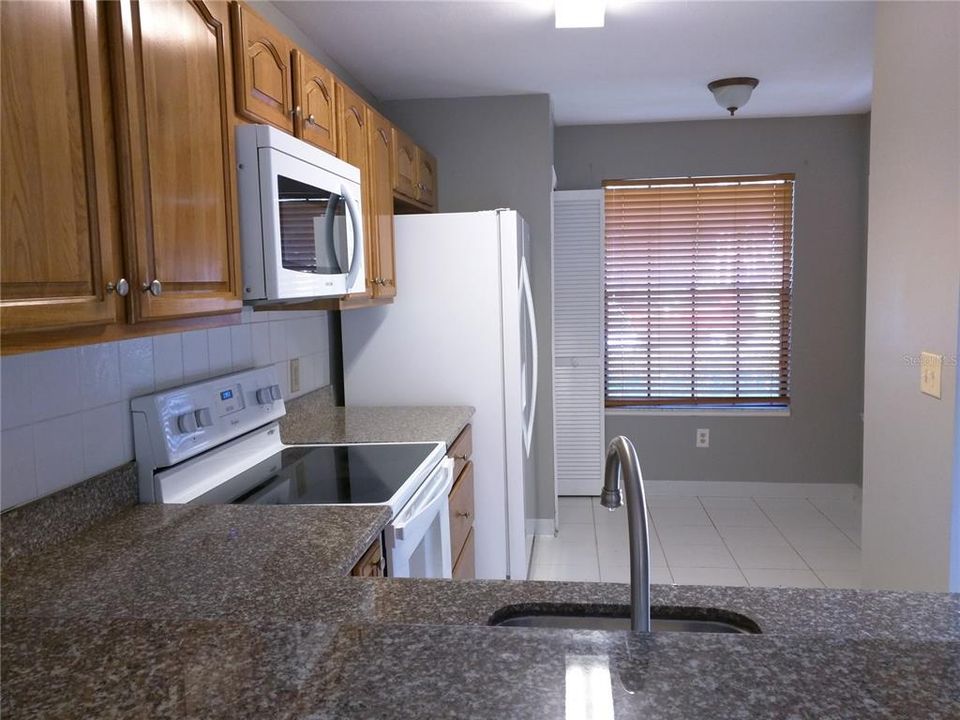 出租: $1,695 (2 贝兹, 2 浴室, 1121 平方英尺)