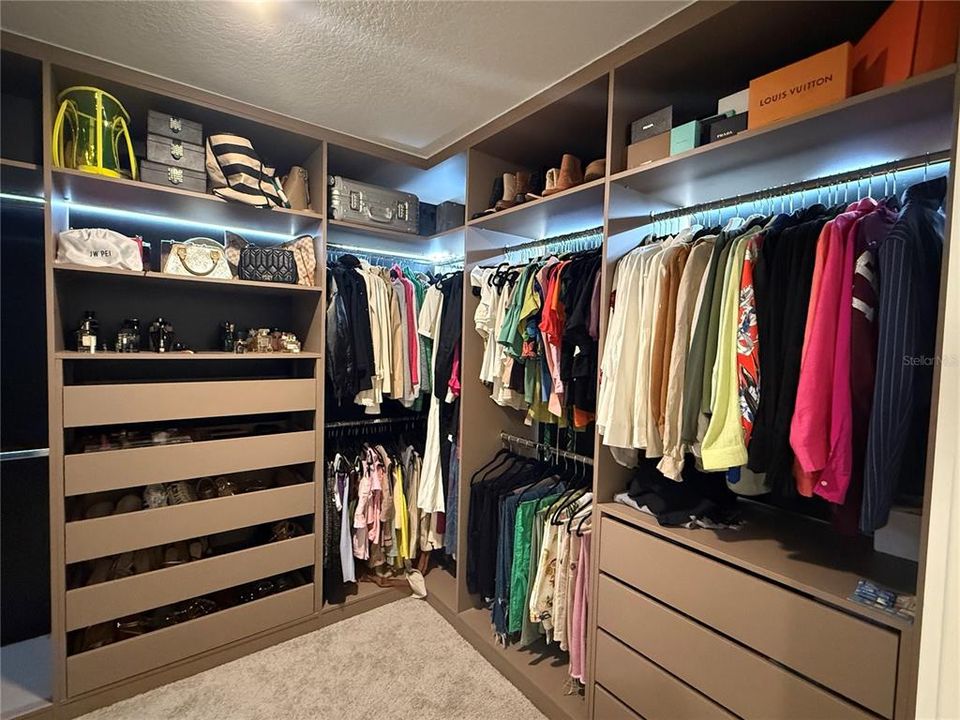 En Renta: $4,250 (5 camas, 3 baños, 2811 Pies cuadrados)