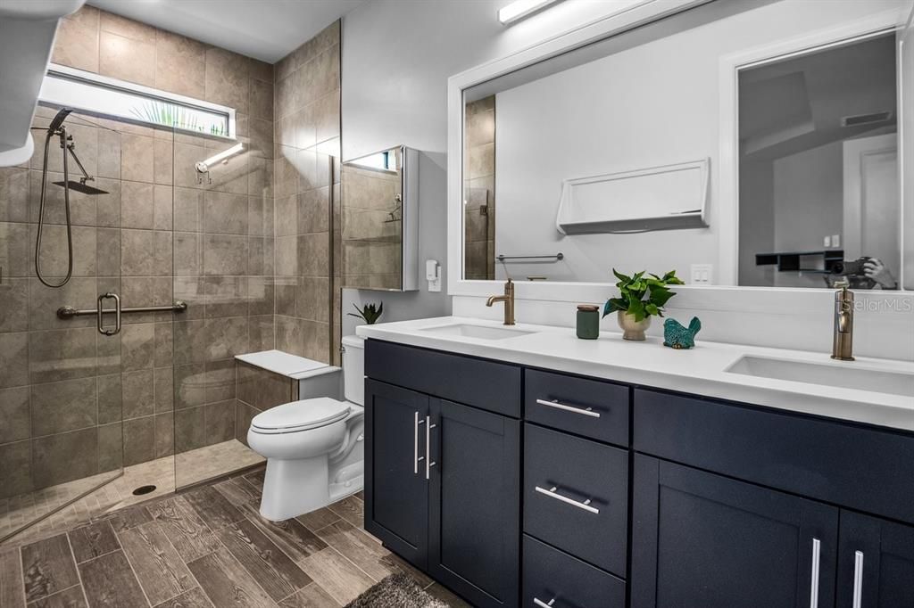 For Rent: $3,000 (2 beds, 2 baths, 1458 Square Feet)