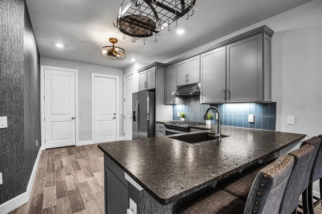 For Rent: $3,000 (2 beds, 2 baths, 1458 Square Feet)