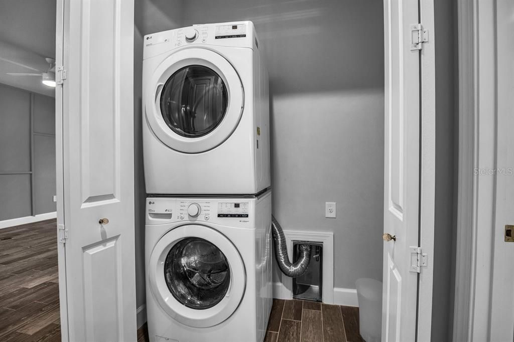 For Rent: $3,000 (2 beds, 2 baths, 1458 Square Feet)