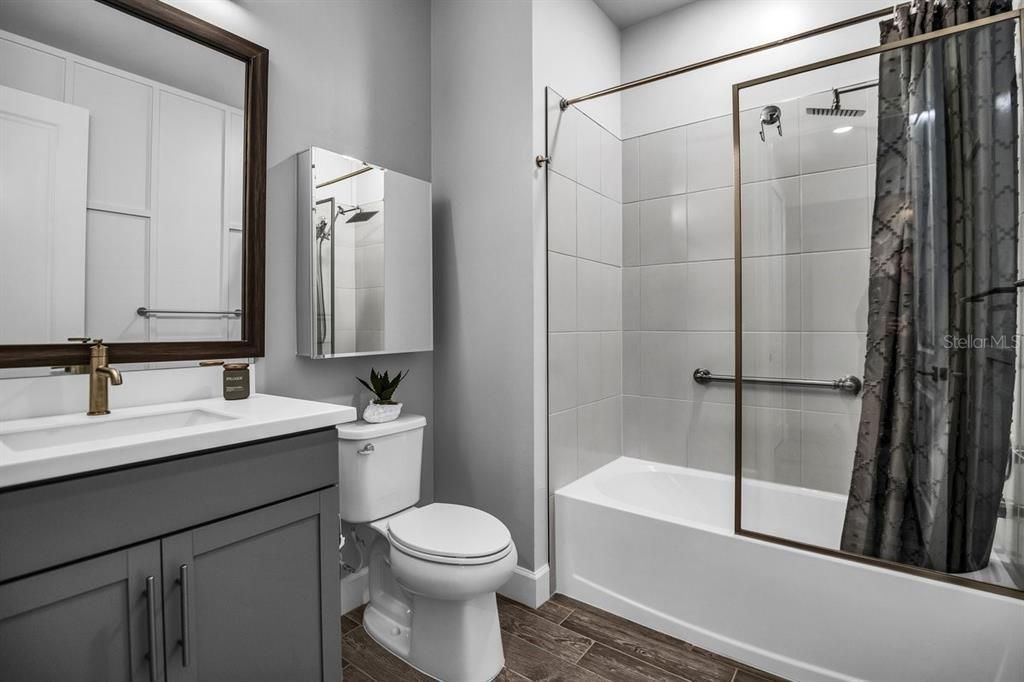 For Rent: $3,000 (2 beds, 2 baths, 1458 Square Feet)