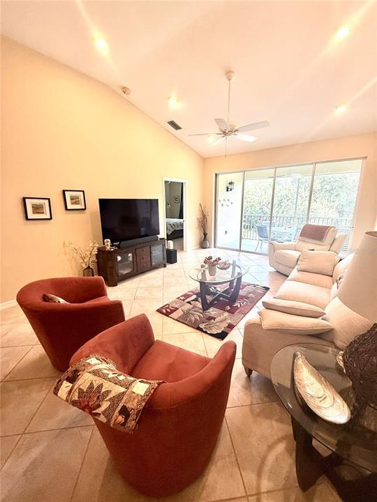 En Venta: $272,000 (2 camas, 2 baños, 1496 Pies cuadrados)