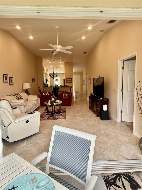 En Venta: $272,000 (2 camas, 2 baños, 1496 Pies cuadrados)