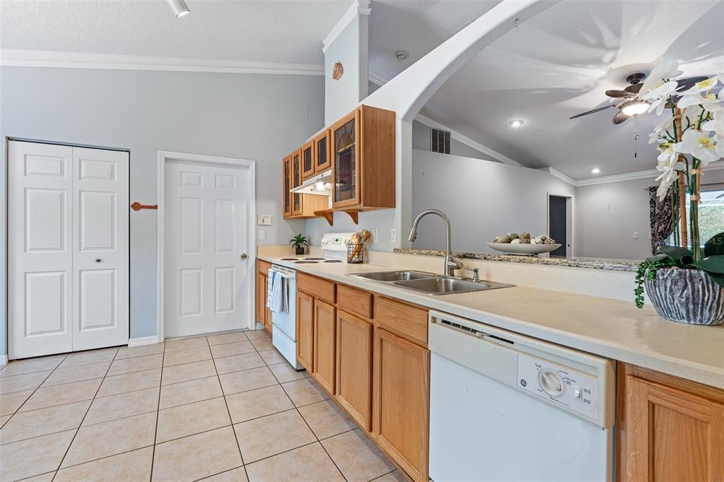 Active With Contract: $360,000 (3 beds, 2 baths, 1867 Square Feet)