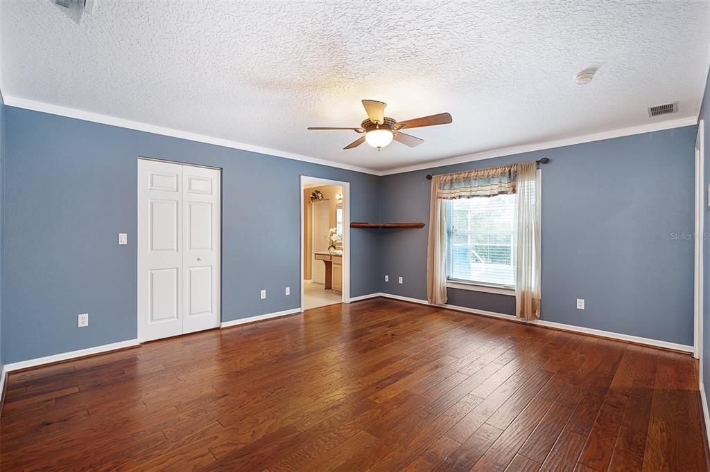 Active With Contract: $360,000 (3 beds, 2 baths, 1867 Square Feet)