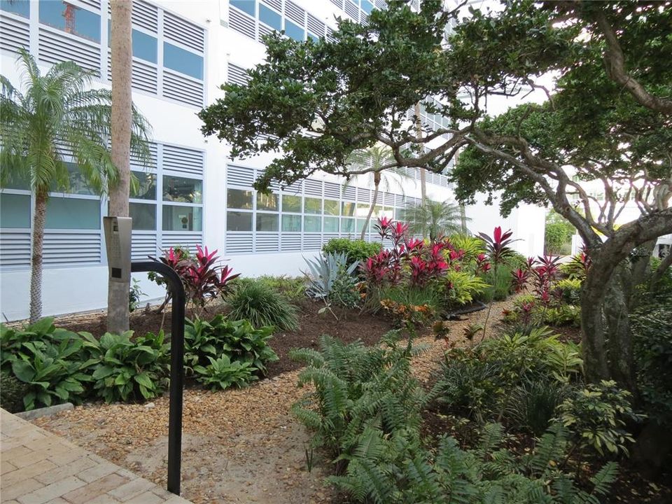 待售: $835,000 (2 贝兹, 2 浴室, 1288 平方英尺)