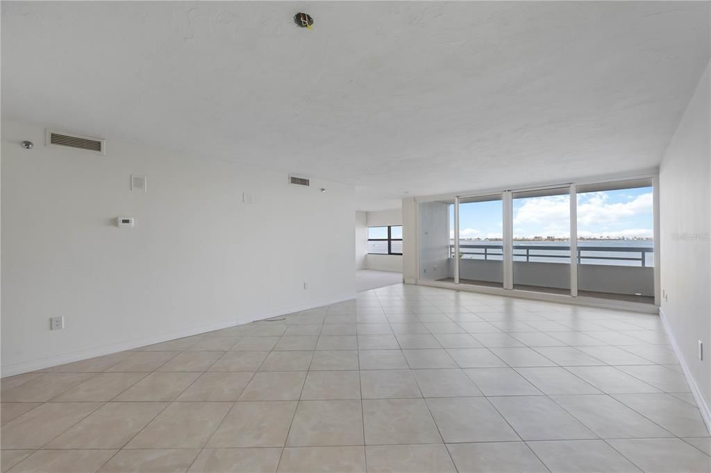 待售: $835,000 (2 贝兹, 2 浴室, 1288 平方英尺)