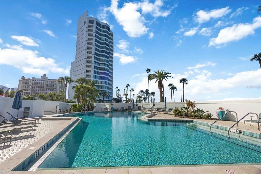 待售: $835,000 (2 贝兹, 2 浴室, 1288 平方英尺)