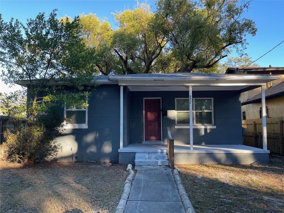 На продажу: $375,000 (2 спален, 1 ванн, 785 Квадратных фут)