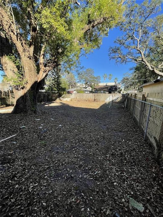 На продажу: $375,000 (2 спален, 1 ванн, 785 Квадратных фут)