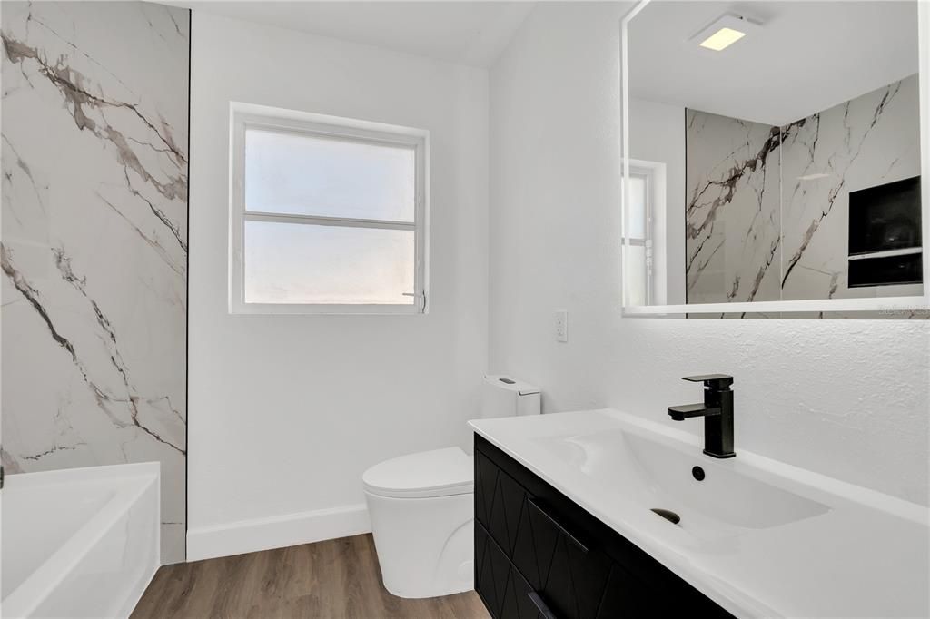 En Venta: $479,000 (4 camas, 2 baños, 1545 Pies cuadrados)