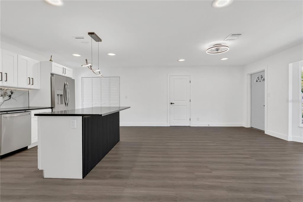 En Venta: $479,000 (4 camas, 2 baños, 1545 Pies cuadrados)