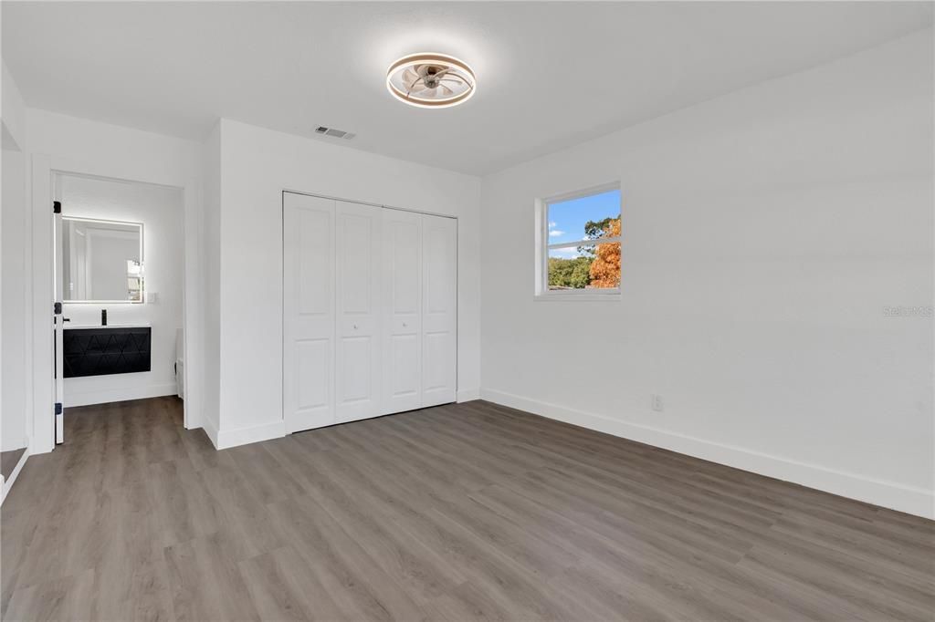 En Venta: $479,000 (4 camas, 2 baños, 1545 Pies cuadrados)