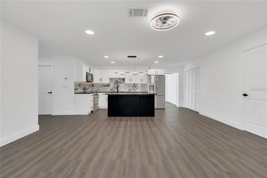 En Venta: $479,000 (4 camas, 2 baños, 1545 Pies cuadrados)