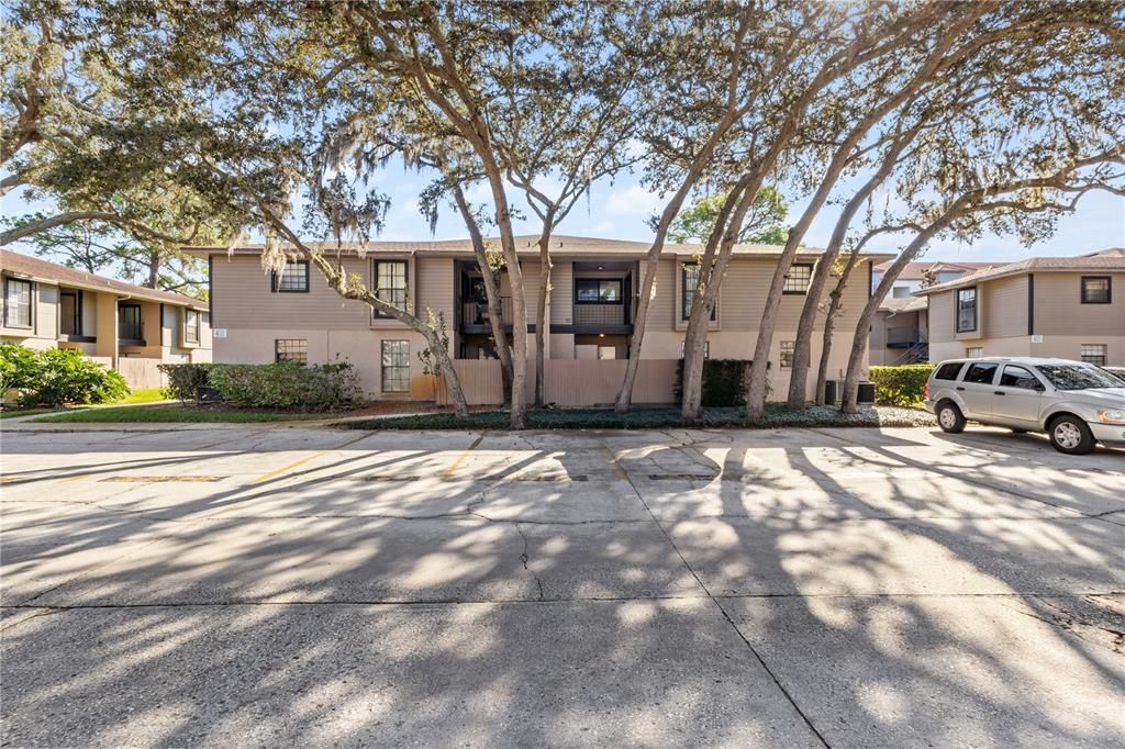 For Sale: $150,000 (2 beds, 2 baths, 943 Square Feet)