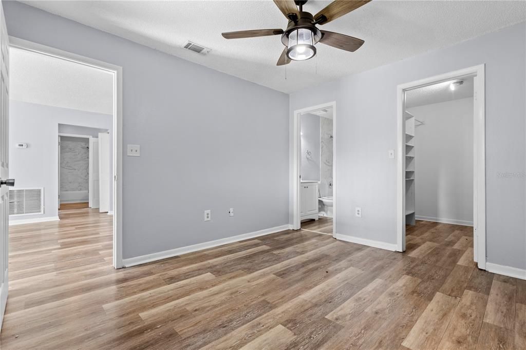 For Sale: $150,000 (2 beds, 2 baths, 943 Square Feet)