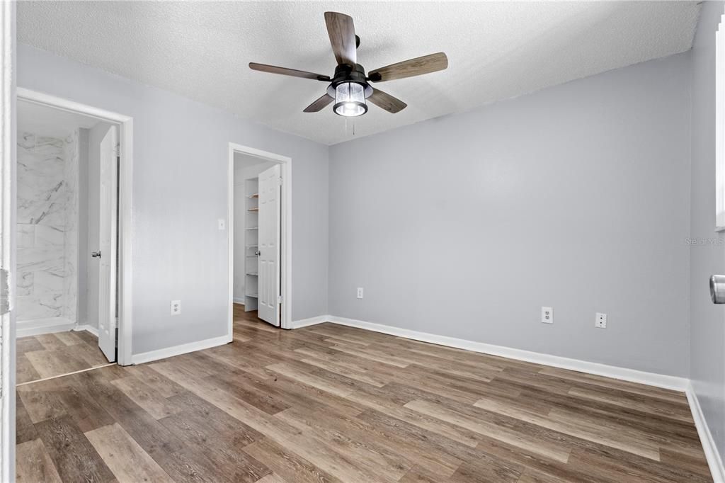 For Sale: $150,000 (2 beds, 2 baths, 943 Square Feet)