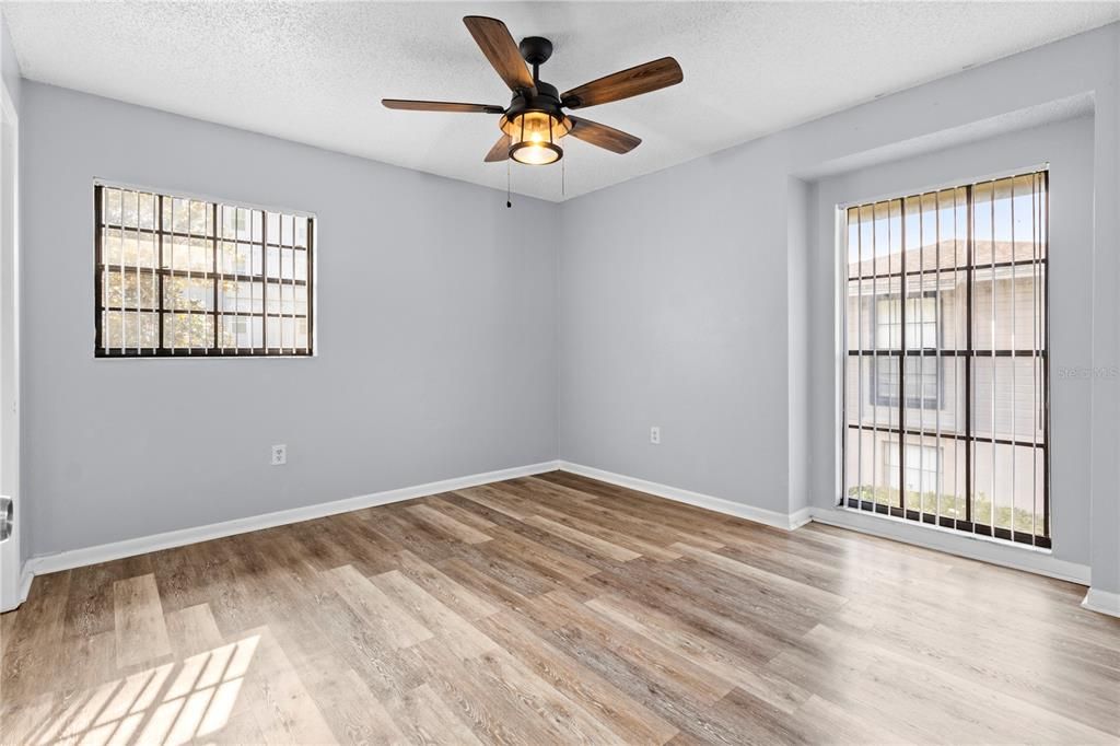 For Sale: $150,000 (2 beds, 2 baths, 943 Square Feet)