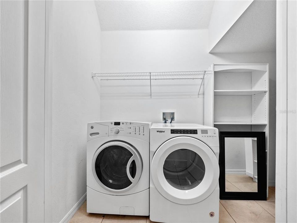 For Sale: $230,000 (3 beds, 2 baths, 1588 Square Feet)