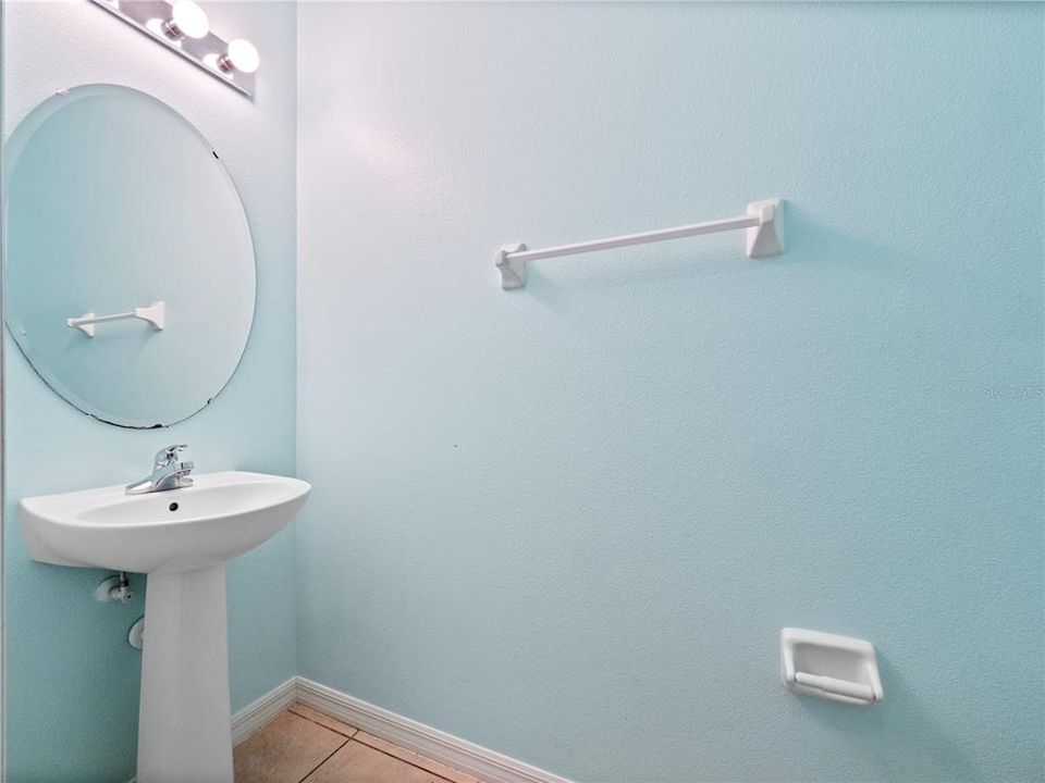 For Sale: $230,000 (3 beds, 2 baths, 1588 Square Feet)