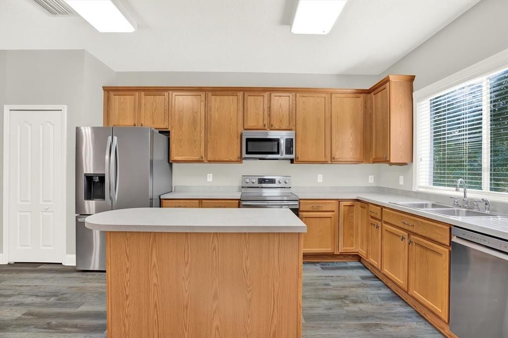 En Venta: $298,900 (2 camas, 2 baños, 1548 Pies cuadrados)