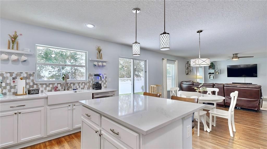 На продажу: $499,900 (3 спален, 2 ванн, 1878 Квадратных фут)