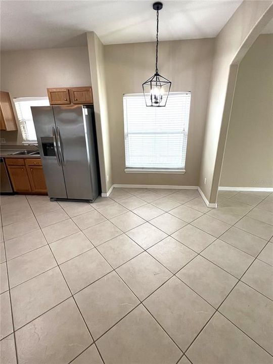 For Rent: $2,575 (4 beds, 2 baths, 1960 Square Feet)