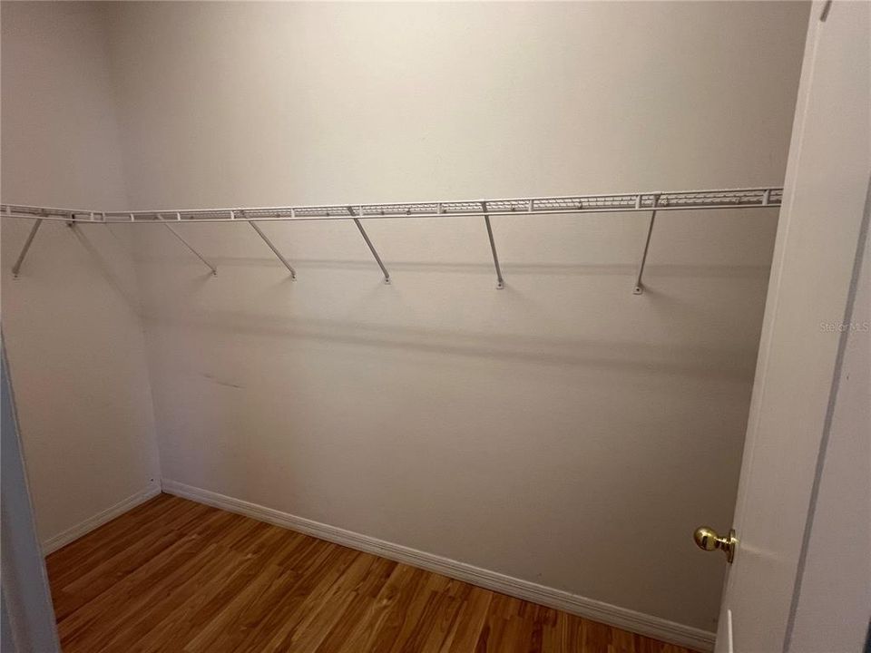 For Rent: $2,575 (4 beds, 2 baths, 1960 Square Feet)