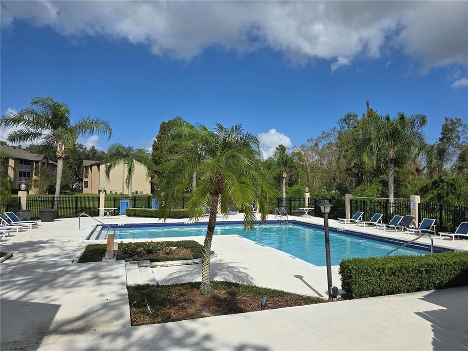 待售: $135,000 (1 贝兹, 1 浴室, 747 平方英尺)