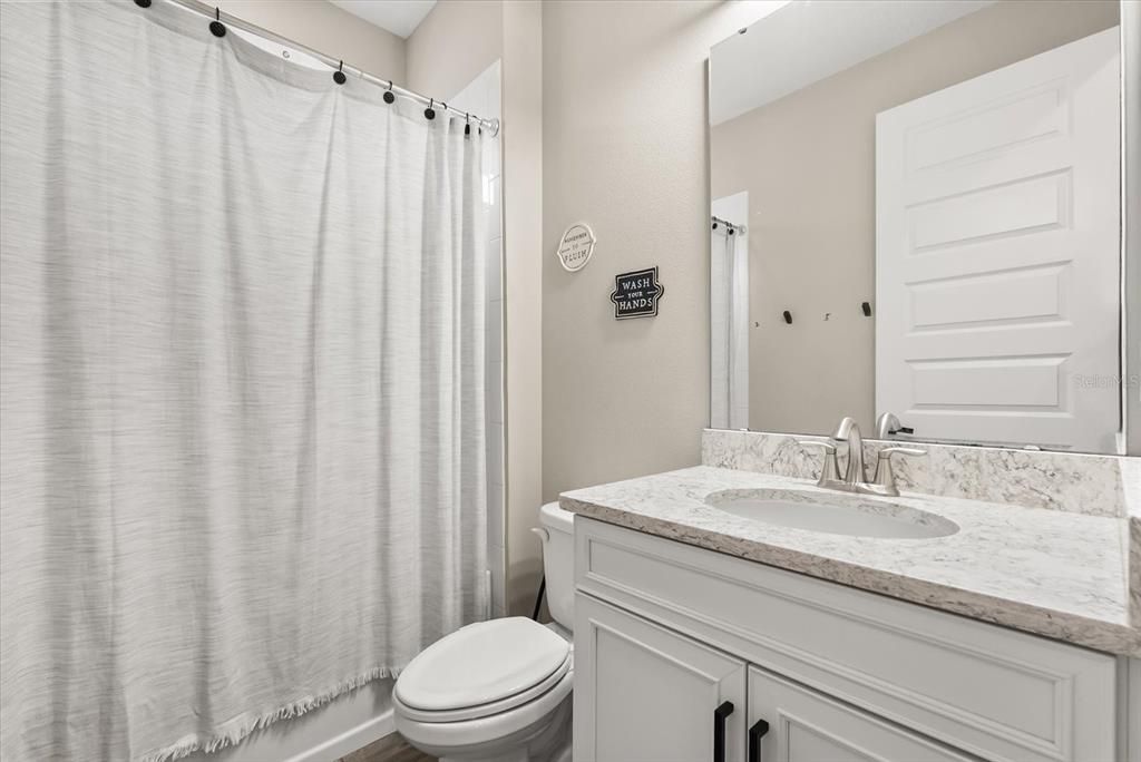 出租: $3,950 (4 贝兹, 3 浴室, 2937 平方英尺)