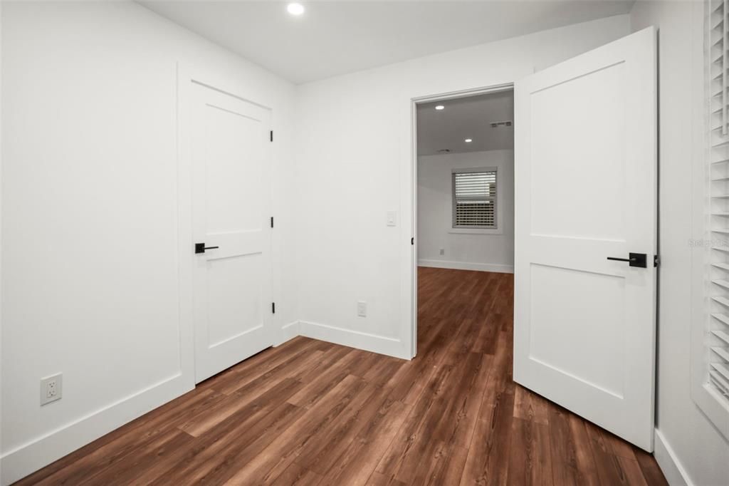 For Sale: $319,000 (3 beds, 1 baths, 804 Square Feet)