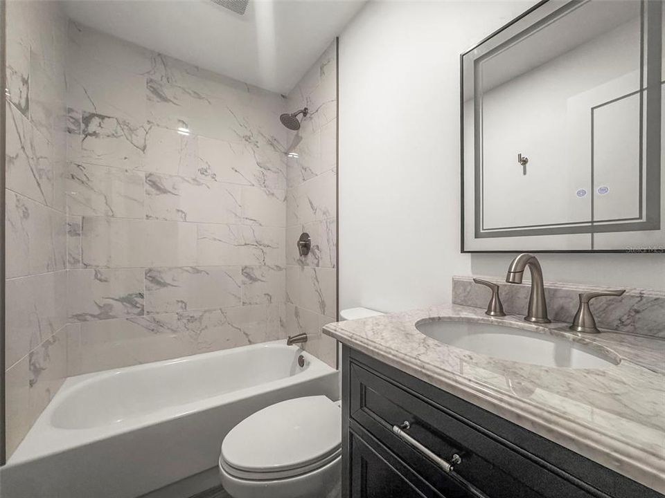 For Sale: $319,000 (3 beds, 1 baths, 804 Square Feet)