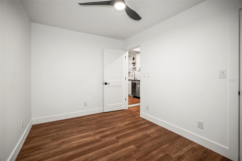 For Sale: $319,000 (3 beds, 1 baths, 804 Square Feet)