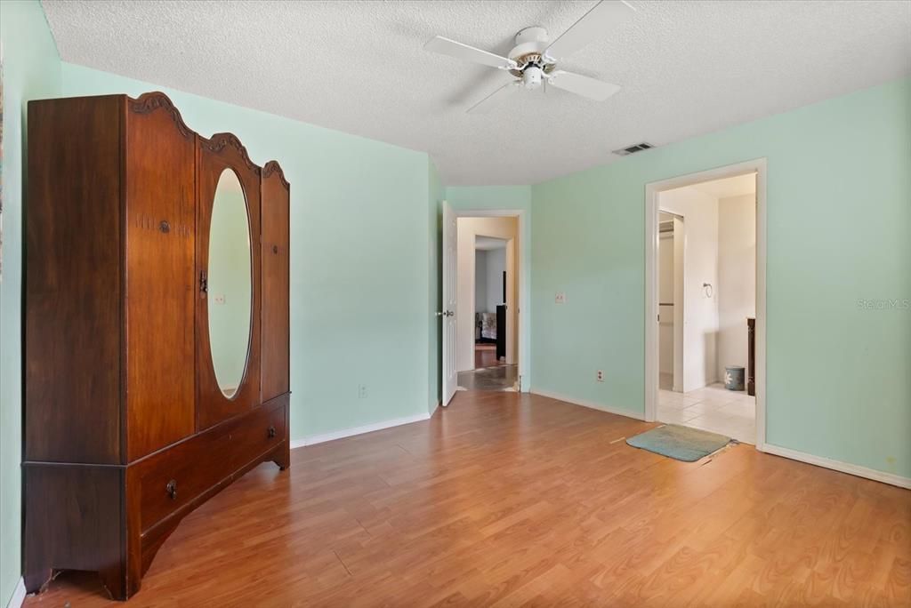 На продажу: $355,900 (3 спален, 2 ванн, 1343 Квадратных фут)