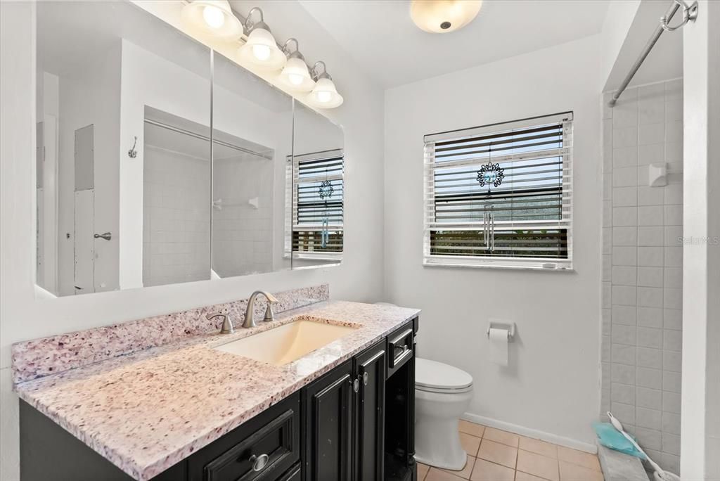 На продажу: $355,900 (3 спален, 2 ванн, 1343 Квадратных фут)