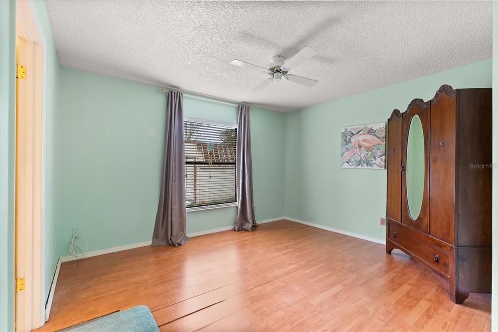 На продажу: $355,900 (3 спален, 2 ванн, 1343 Квадратных фут)