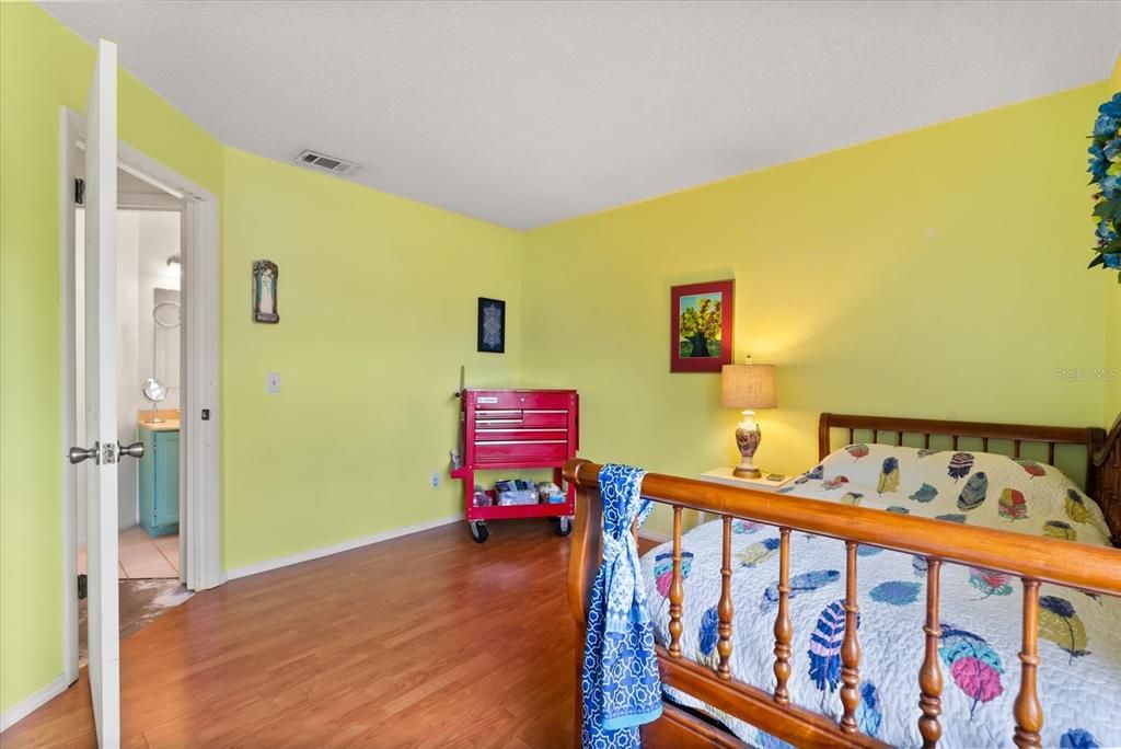 На продажу: $355,900 (3 спален, 2 ванн, 1343 Квадратных фут)