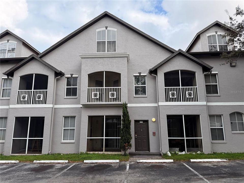 For Rent: $2,000 (3 beds, 3 baths, 2075 Square Feet)