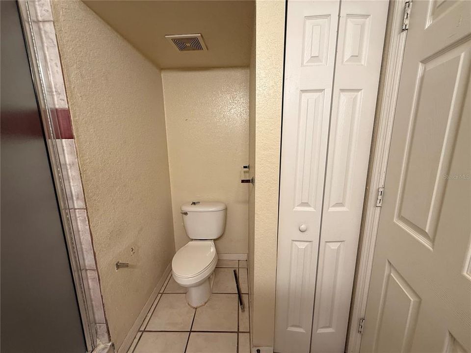 For Rent: $2,000 (3 beds, 3 baths, 2075 Square Feet)